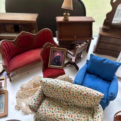 HUGE DOLLHOUSE FURNITURE AND ACCESSORY LOT