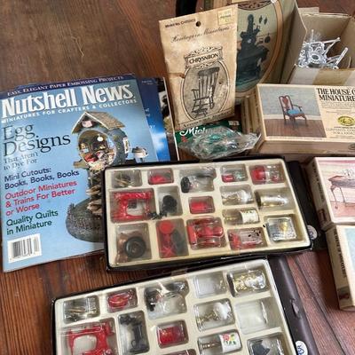 DOLLHOUSE FURNITURE AND ACCESSORY LOT
