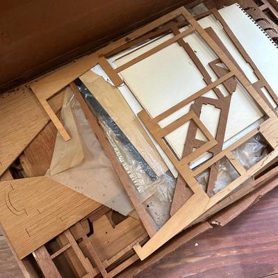 GREENLEAF THE MIKINLEY WOOD DOLLHOUSE KIT