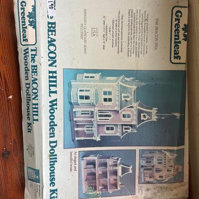 GREENLEAF THE BEACON HILL WOOD DOLLHOUSE KIT