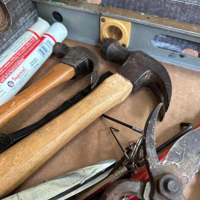 TOOL LOT