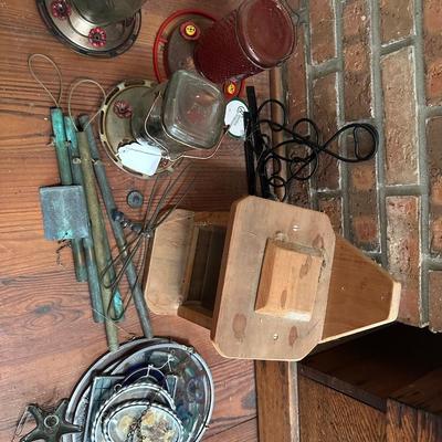 BIRD FEEDER & HOUSE LOT
