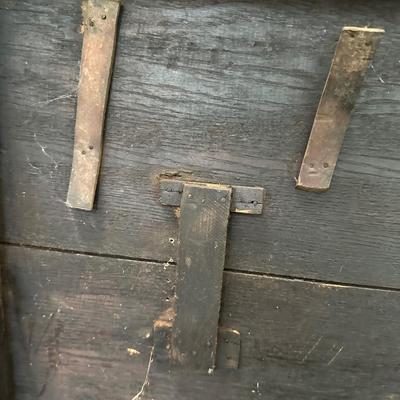 ANTIQUE WOOD TOOL TRUNK CHEST