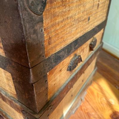 ANTIQUE TRUNK