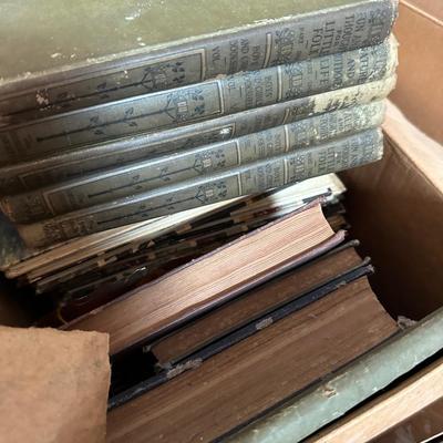 BOOK, HOUSEHOLD ITEM LOT