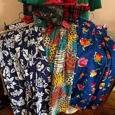 VINTAGE LINGERIE, HOSE & CLOTHING LOT