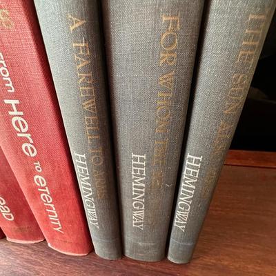 VINTAGE COLLECTIBLE BOOK LOT