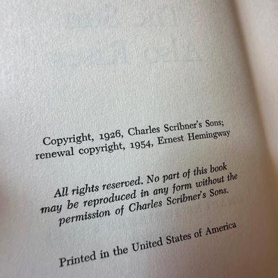 VINTAGE COLLECTIBLE BOOK LOT