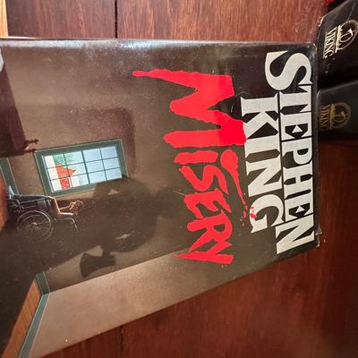 STEPHEN KING BOOK LOT