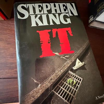 STEPHEN KING BOOK LOT
