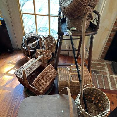 BASKET LOT