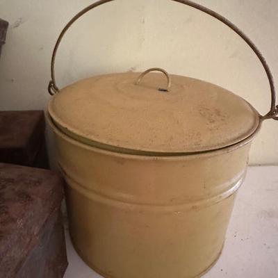 PRIMITIVE KITCHEN LOT
