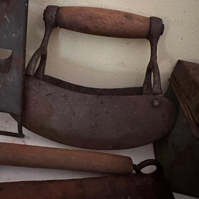 PRIMITIVE KITCHEN LOT