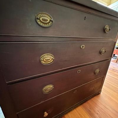 4 DRAWER ANTIQUE CHEST