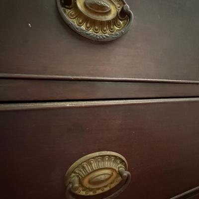 4 DRAWER ANTIQUE CHEST