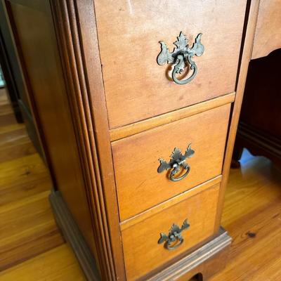 VINTAGE VANITY