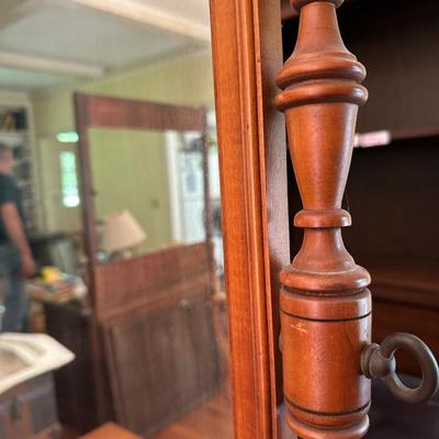 VINTAGE VANITY