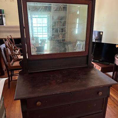 ANTIQUE DRESSER