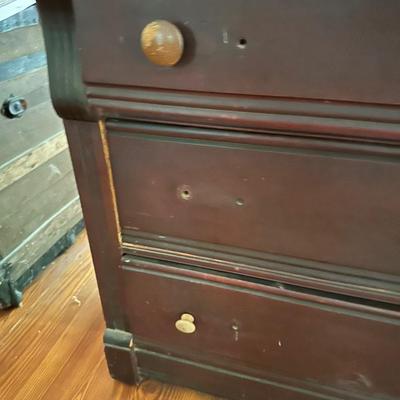 ANTIQUE DRESSER