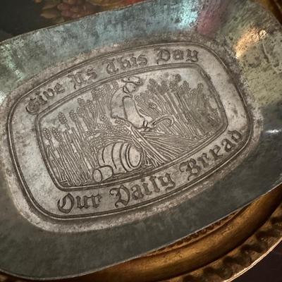 VINTAGE TRAY LOT