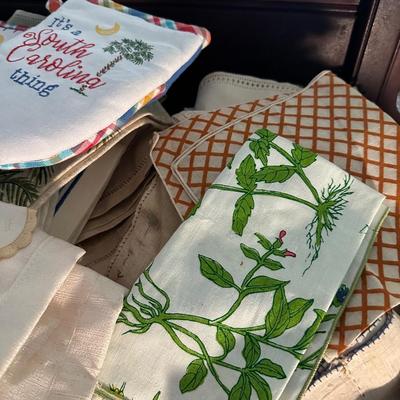 HOUSEHOLD LINEN LOT