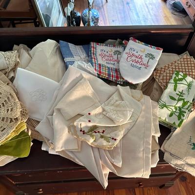 HOUSEHOLD LINEN LOT