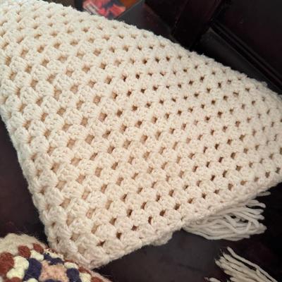 CROCHET AFGHAN, CAPE LOT