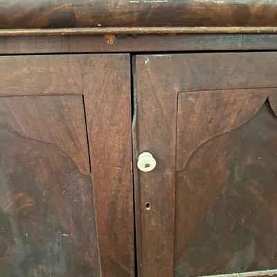 MARBLE TOP ANTIQUE WASH STAND