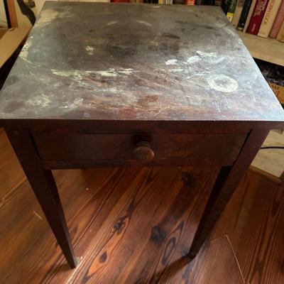 1 DRAWER ACCENT TABLE