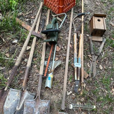 YARD TOOL LOT