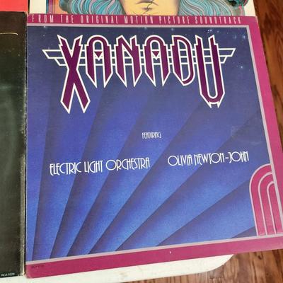 Record Albums Lot George Benson Barry Manilow Santana Righteous Brothers Olive Physical Bayou Country