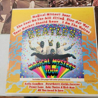 Lot of Record Albums Woodstock Beatles White Album, Magical Mystery Tour Abby Road Sgt Peppers Love Songs, Fleetwood MAc,