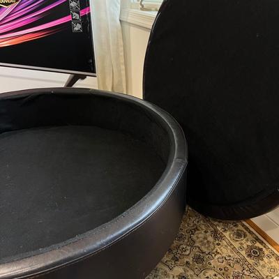 Round Storage Ottoman