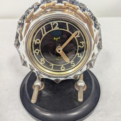 Battery Operated Majak 11 Jewel Mantle Clock