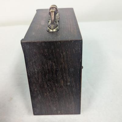 Battery Operated Desk Clock