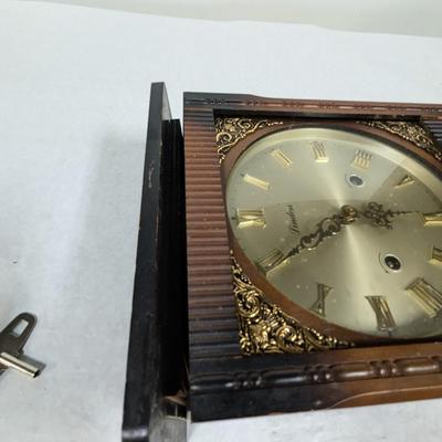 Antique Lindeon 31 Day Wall Clock