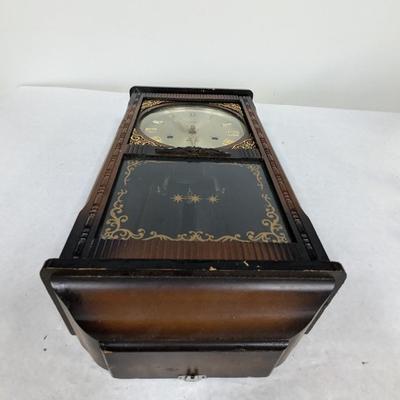 Antique Lindeon 31 Day Wall Clock