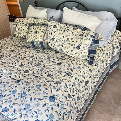 California King Bedding Set Incl. Beauty Rest Black Pillows, Throw Pillows, Quilt, Bed Skirt, Sheets