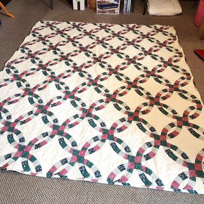Lot #53 Full Size Handmade Light Quilt/Comforter - Wedding ring pattern