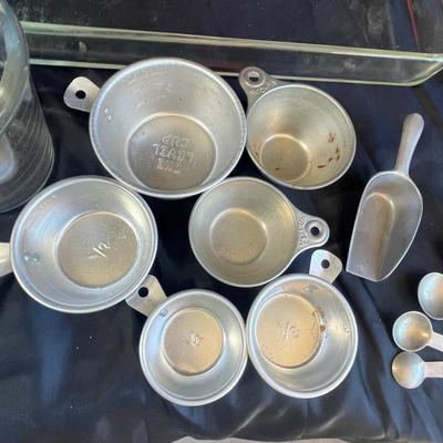 Kitchen bakeware