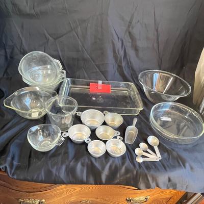 Kitchen bakeware