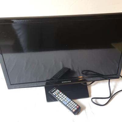 Lot #59 Samsung 24" Flatscreen with Remote - works