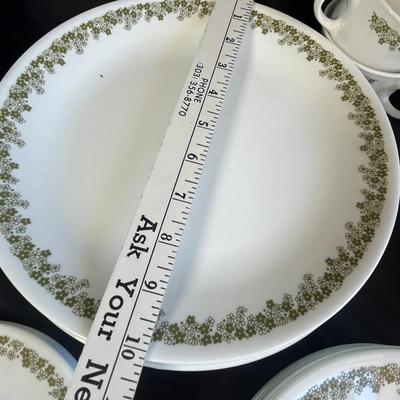 Large Corelle Crazy Daisy set