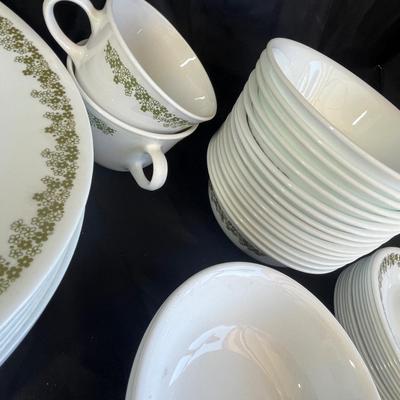 Large Corelle Crazy Daisy set