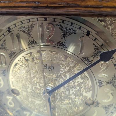 Battery Operated Sligh Desk Clock