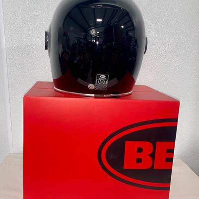 NOS Bell Gloss Black Bullitt Full-Face Motorcycle Helmet - Size M
