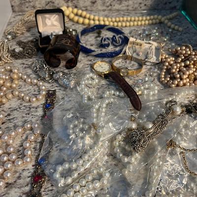 Large Mixed Costume Jewelry Lot - Vintage & Contemporary