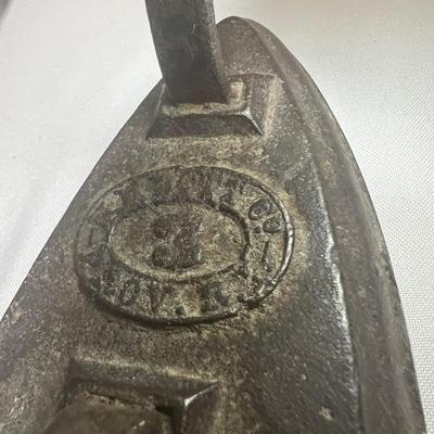 Cast Iron Trivets & Antique Irons (LR-RG)