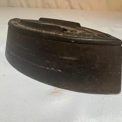 Cast Iron Trivets & Antique Irons (LR-RG)