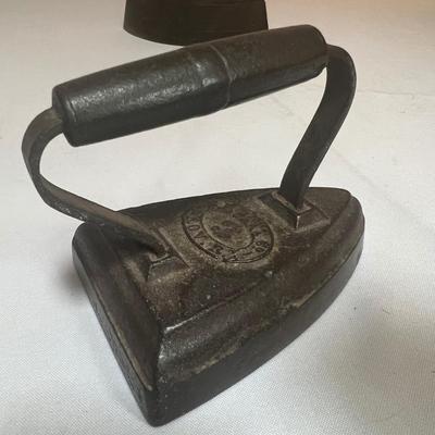 Cast Iron Trivets & Antique Irons (LR-RG)